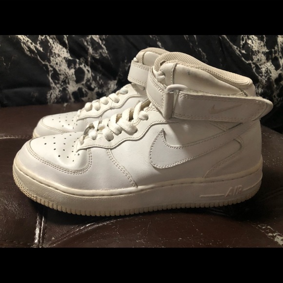Nike Shoes - White hightop Nike